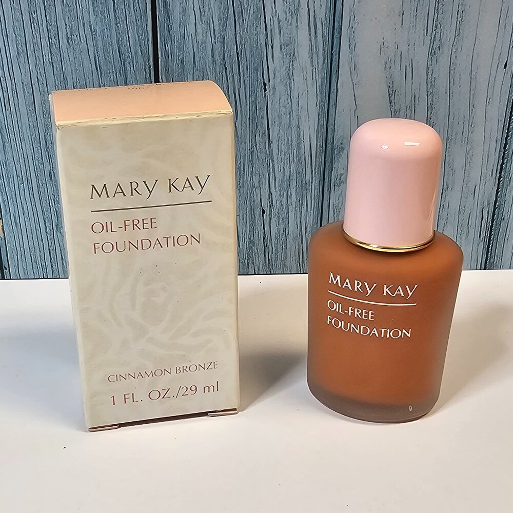 Mary Kay - Oil-Free‎ Foundation Cinnamon Beige #3867 - NIB Old Stock